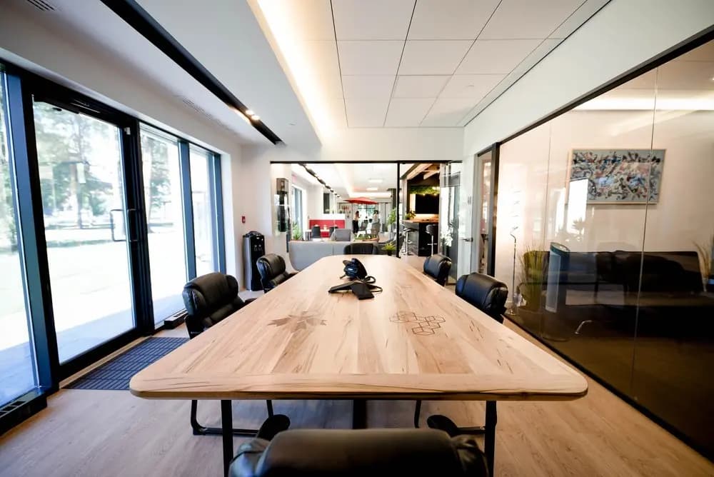 Le marché de la location de bureaux à Montréal en 2025 : Hausse de la vacance et nouvelles tendances émergentes